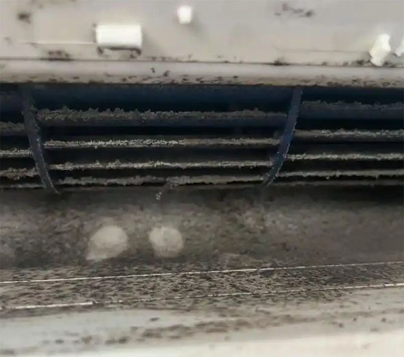 茌平空调吹的风有股烧焦味是怎么回事